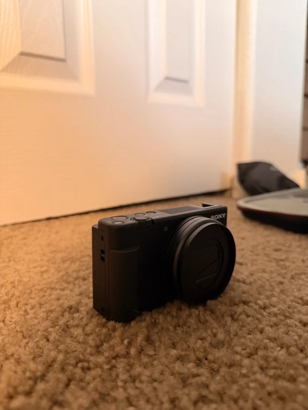 Sony Black Compact Point-and-Shoot Digital Camera with Lens Cap
